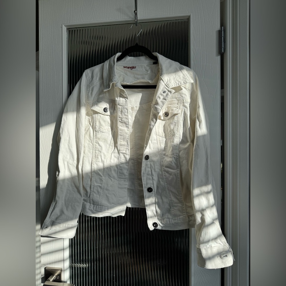 Wrangler White Jean Jacket Classic Denim Style